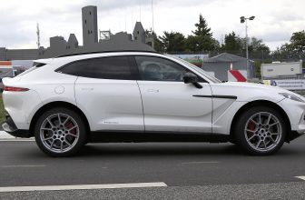 Aston Martin DBX hybrid wird weiter getestet