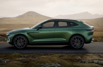 Aston Martin stellt ersten Serien-DBX707 fertig