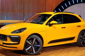 Dieser gelbe Porsche Macan 2022 sammelt Spenden für einen guten Zweck