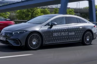 Mercedes erhält als erster Automobilhersteller die Zulassung für autonomes Fahren der Stufe 3 in den USA.