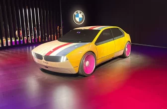 BMWs farbwechselndes i Vision Dee Concept Rip ansehen