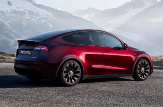 Elon Musk sagt, dass der Tesla Roadster 2024 in Produktion gehen wird