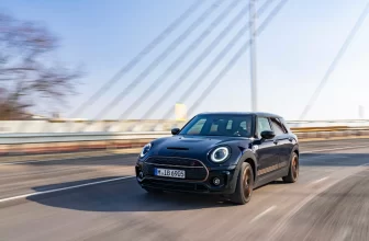 MINI Clubman Final Edition debütiert als kupferfarbener Abschiedsgruß