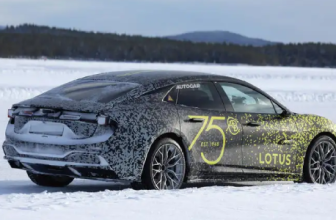 Lotus Type 133 Envya wird auf dem Nürburgring bis an seine Grenzen getrieben