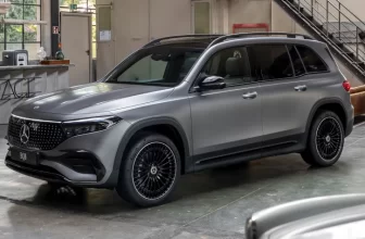 Mercedes EQB Facelift: Der elektrische Siebensitzer bekommt einen neuen Look