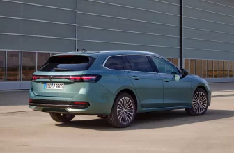 VW Passat Variant 2024 debütiert mit schlankerem Styling und elektrifiziertem Antriebsstrang