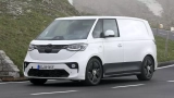Ein VW ID Buzz Prototyp wurde ohne Tarnung gesichtet